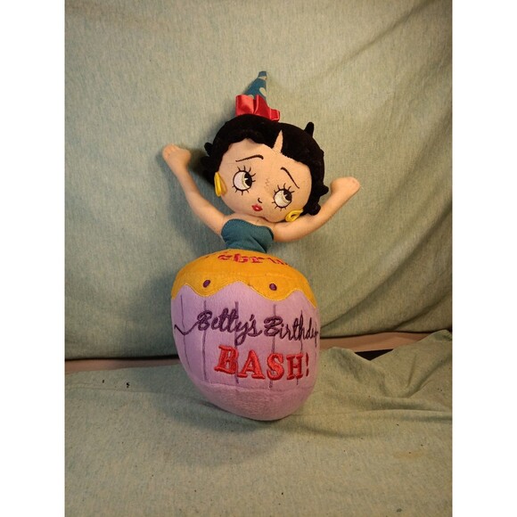 BETTY BOOP FEBRUARY BETTY’S BIRTHDAH CAKE STUFFED PLUSH TOY - Picture 1 of 3